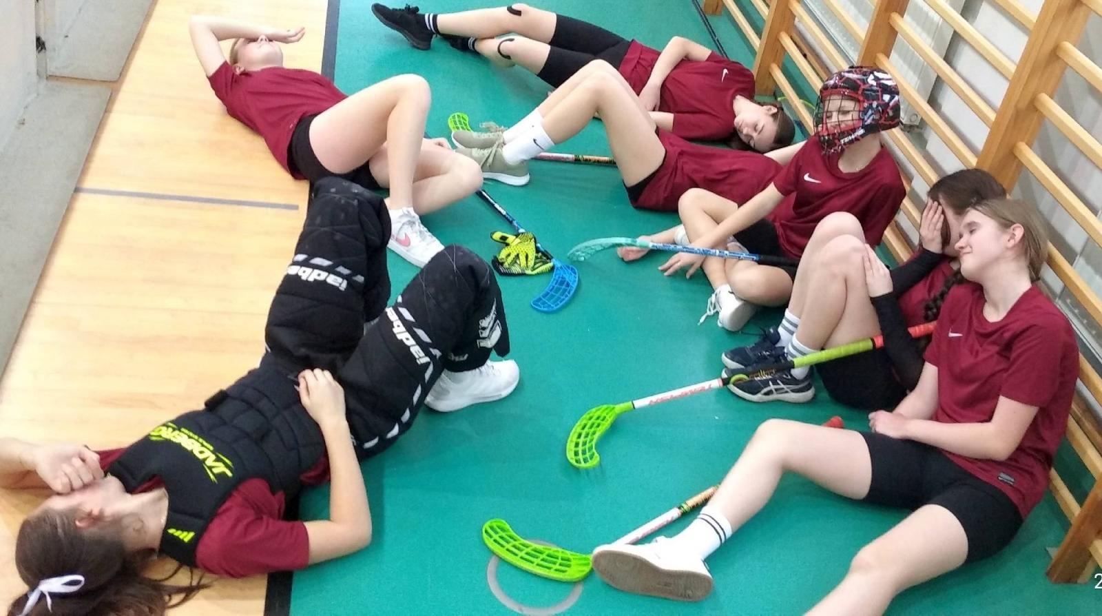 Zdjęcie w galerii na portalu naszraciborz.pl: Unihokej dziewcząt. Uczennice z Tworkowa w finale wojewódzkim wiadomości z regionu