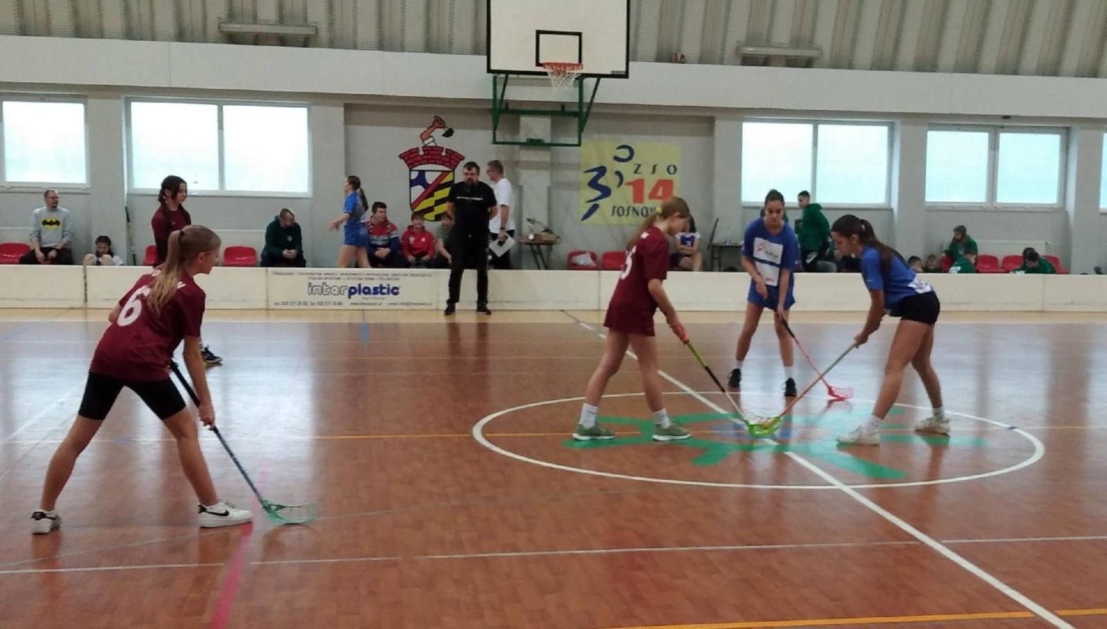 Zdjęcie w galerii na portalu naszraciborz.pl: Unihokej dziewcząt. Uczennice z Tworkowa w finale wojewódzkim wiadomości z regionu