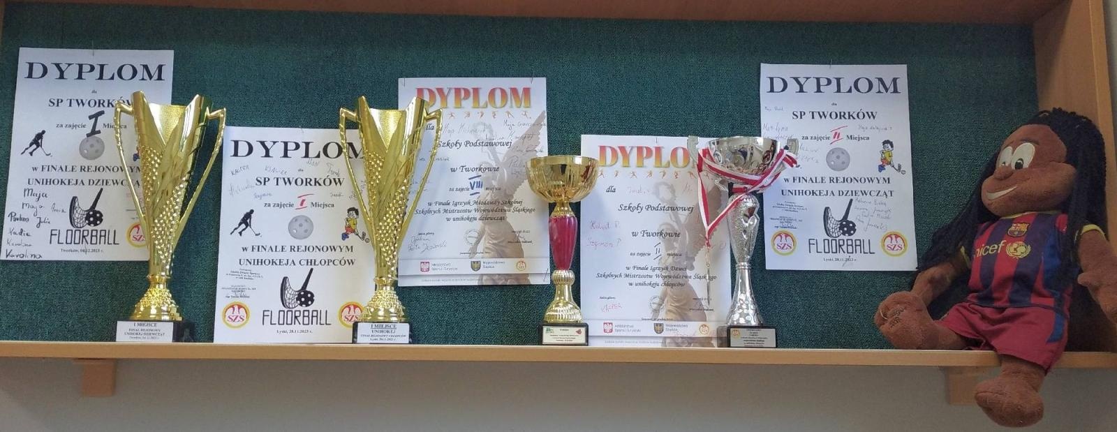 Zdjęcie w galerii na portalu naszraciborz.pl: Unihokej dziewcząt. Uczennice z Tworkowa w finale wojewódzkim wiadomości z regionu