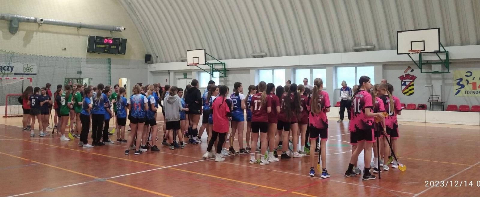 Zdjęcie w galerii na portalu naszraciborz.pl: Unihokej dziewcząt. Uczennice z Tworkowa w finale wojewódzkim wiadomości z regionu