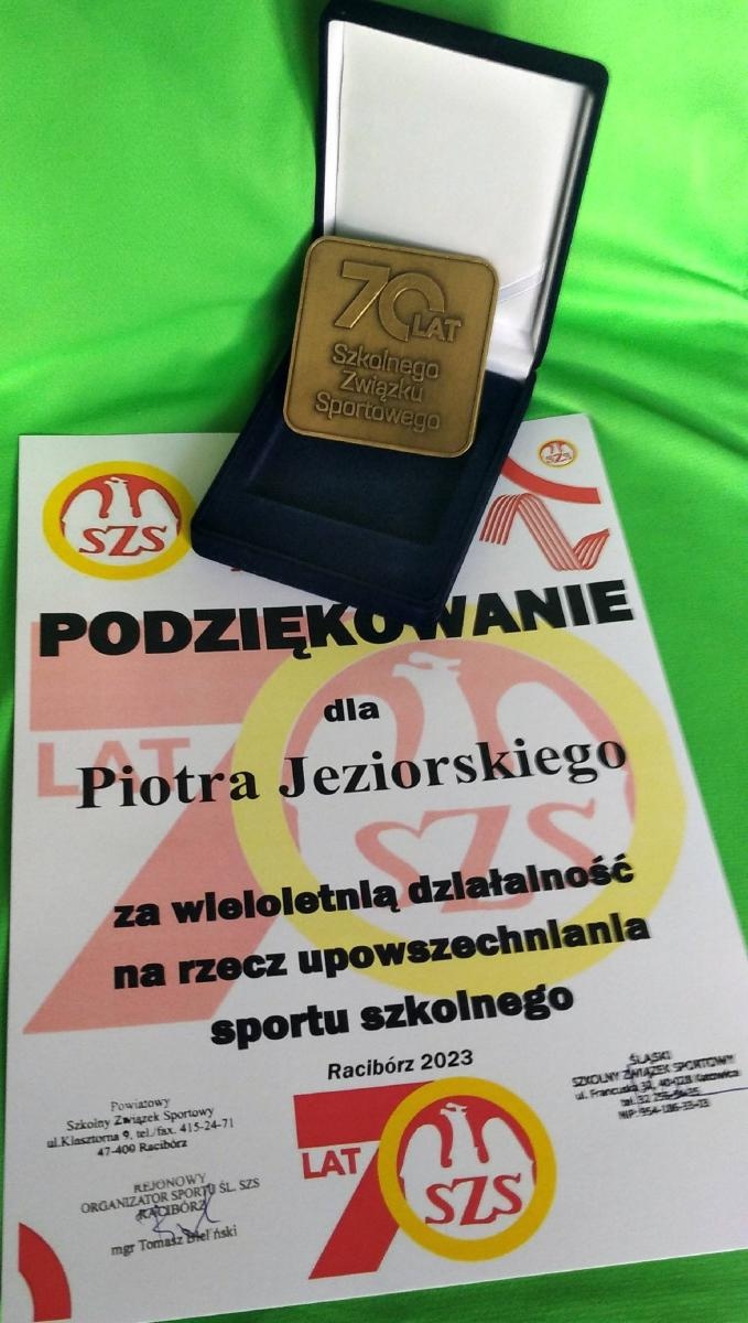 Zdjęcie w galerii na portalu naszraciborz.pl: Unihokej dziewcząt. Uczennice z Tworkowa w finale wojewódzkim wiadomości z regionu