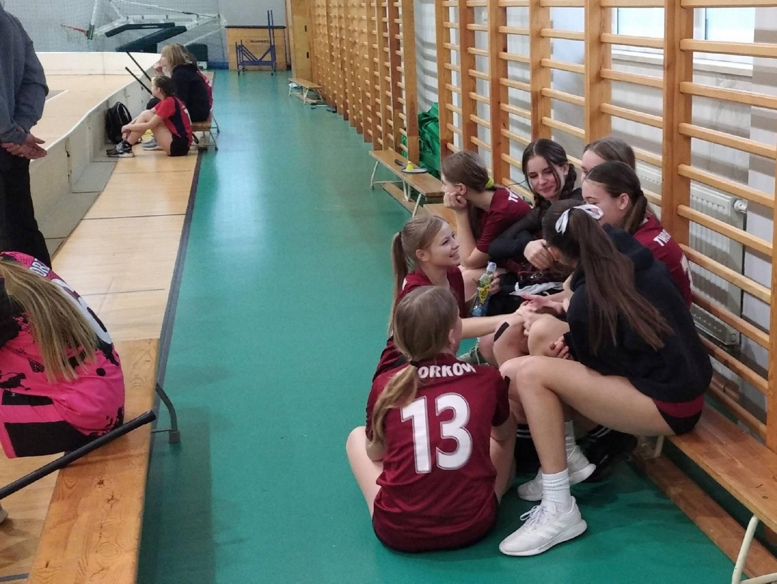 Zdjęcie w galerii na portalu naszraciborz.pl: Unihokej dziewcząt. Uczennice z Tworkowa w finale wojewódzkim wiadomości z regionu