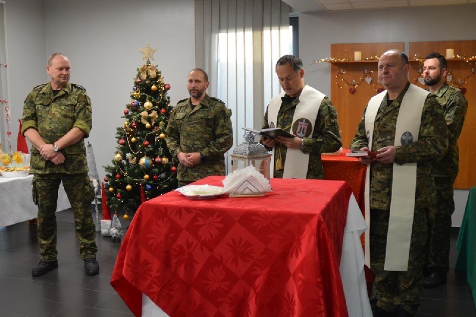 Zdjęcie w galerii na portalu naszraciborz.pl: Świąteczne spotkania opłatkowe u śląskich pograniczników w Raciborzu wiadomości z regionu