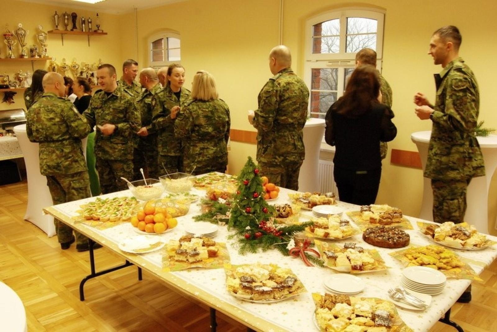 Zdjęcie w galerii na portalu naszraciborz.pl: Świąteczne spotkania opłatkowe u śląskich pograniczników w Raciborzu wiadomości z regionu