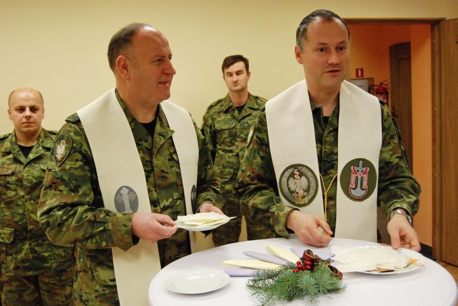 Zdjęcie w galerii na portalu naszraciborz.pl: Świąteczne spotkania opłatkowe u śląskich pograniczników w Raciborzu wiadomości z regionu
