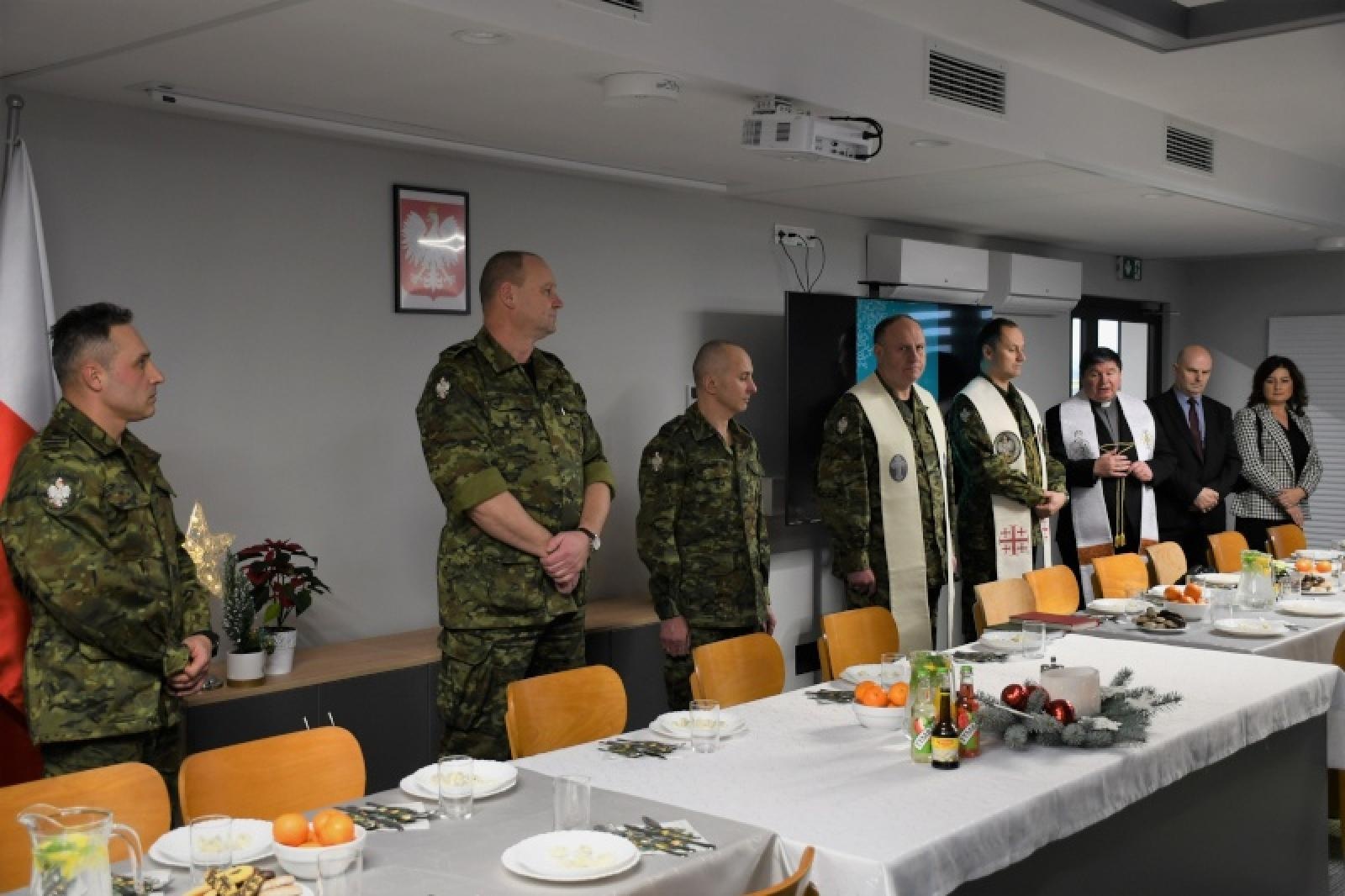 Zdjęcie w galerii na portalu naszraciborz.pl: Świąteczne spotkania opłatkowe u śląskich pograniczników w Raciborzu wiadomości z regionu