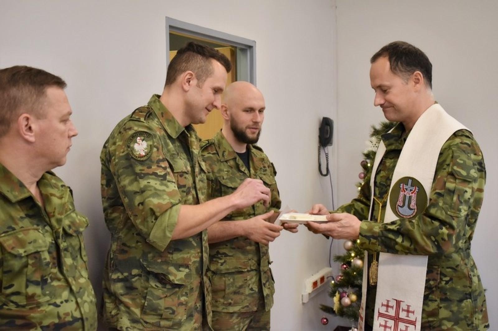 Zdjęcie w galerii na portalu naszraciborz.pl: Świąteczne spotkania opłatkowe u śląskich pograniczników w Raciborzu wiadomości z regionu