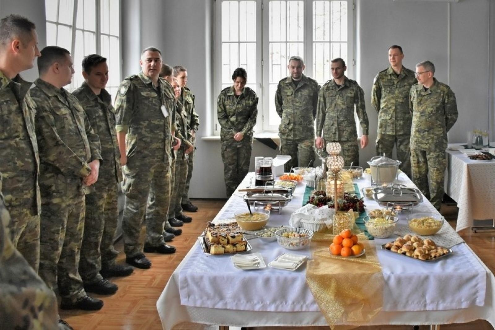 Zdjęcie w galerii na portalu naszraciborz.pl: Świąteczne spotkania opłatkowe u śląskich pograniczników w Raciborzu wiadomości z regionu