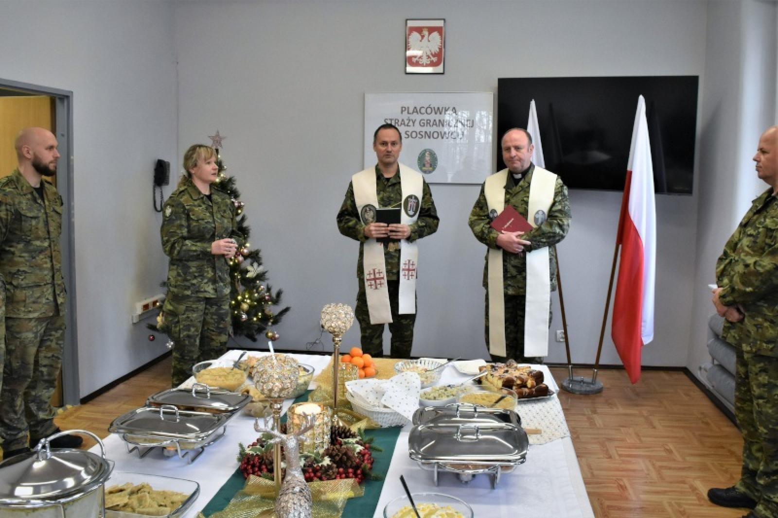 Zdjęcie w galerii na portalu naszraciborz.pl: Świąteczne spotkania opłatkowe u śląskich pograniczników w Raciborzu wiadomości z regionu