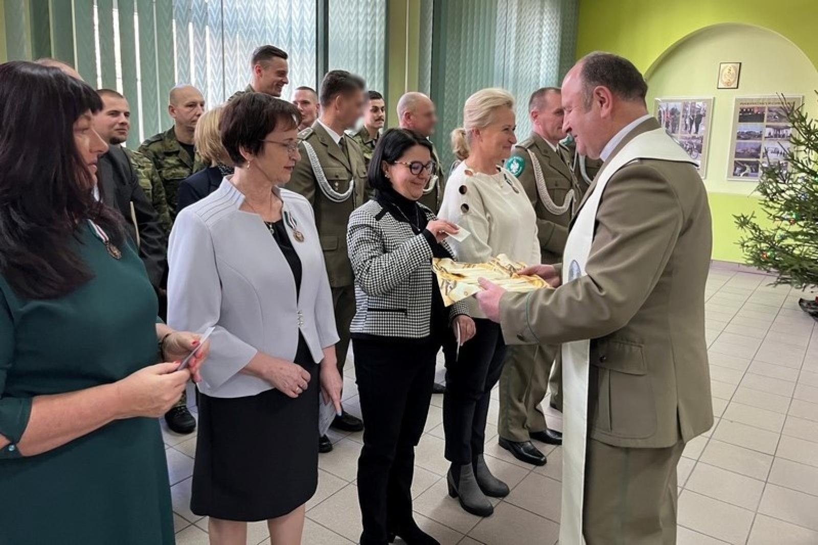 Zdjęcie w galerii na portalu naszraciborz.pl: Świąteczne spotkania opłatkowe u śląskich pograniczników w Raciborzu wiadomości z regionu