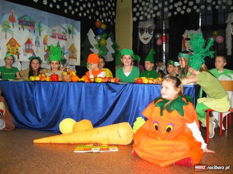 Zdjęcie w galerii na portalu naszraciborz.pl: Studio filmu ekologicznego w SP 4 wiadomości z regionu