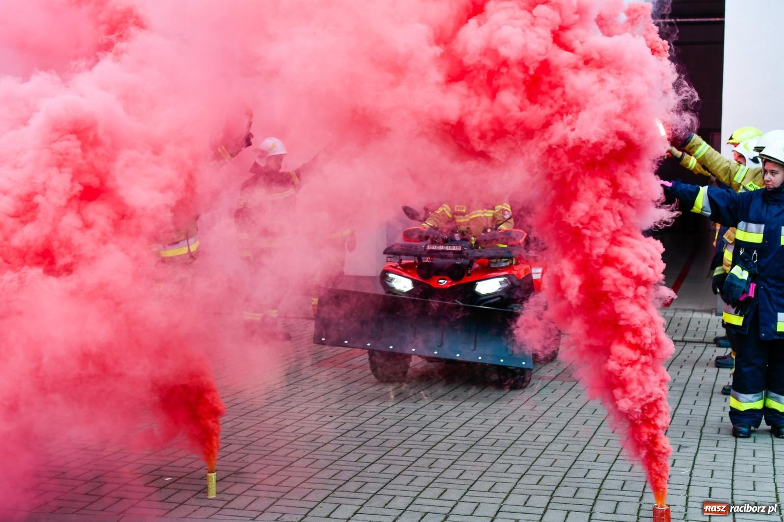 Zdjęcie w galerii na portalu naszraciborz.pl: Strażacy z Markowic powitali nowy sprzęt [FOTO i WIDEO] wiadomości z regionu