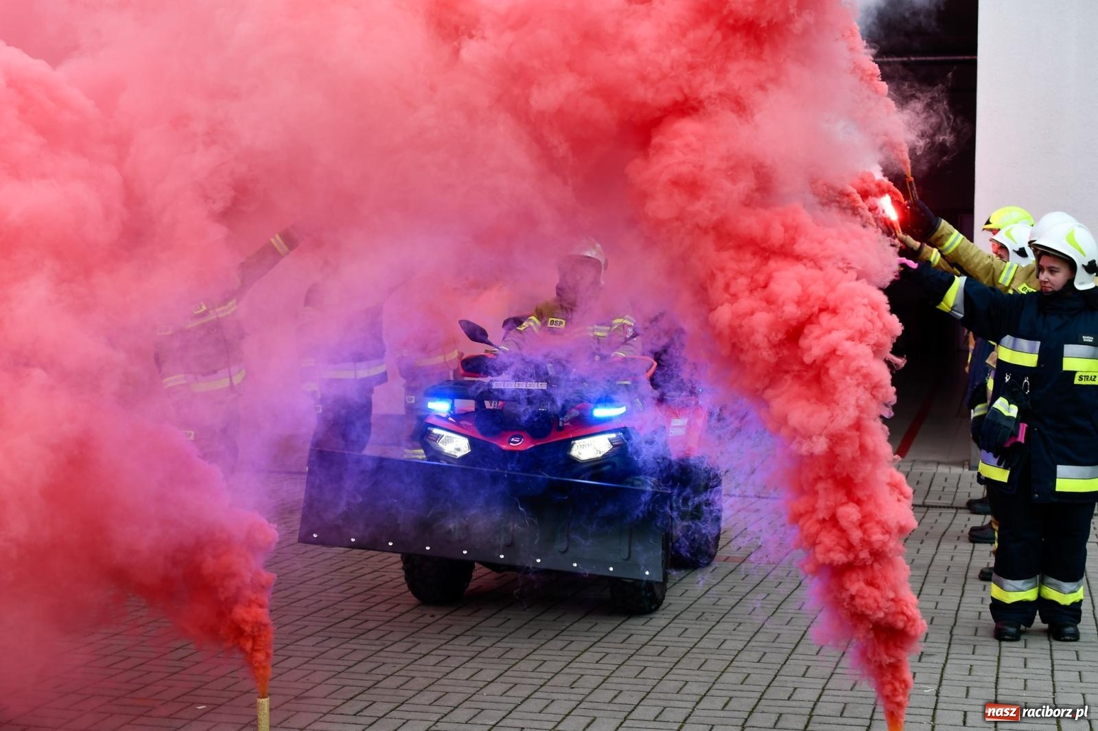 Zdjęcie w galerii na portalu naszraciborz.pl: Strażacy z Markowic powitali nowy sprzęt [FOTO i WIDEO] wiadomości z regionu