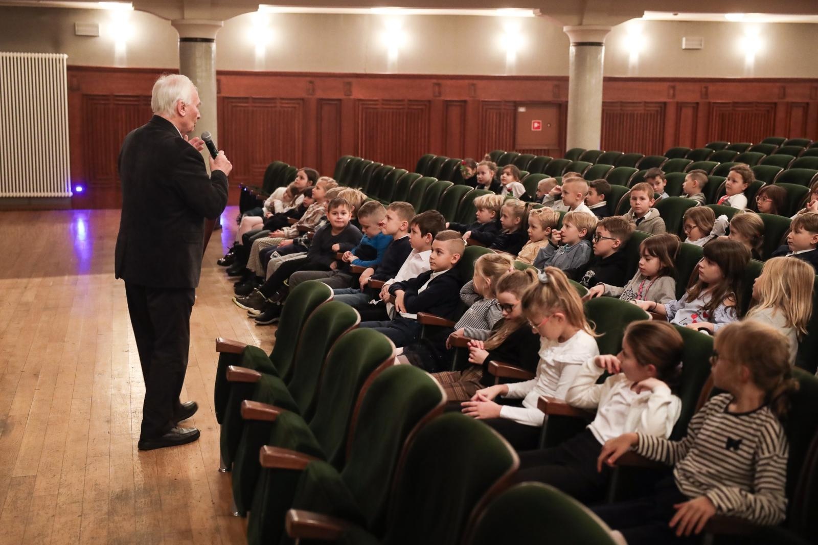 Zdjęcie w galerii na portalu naszraciborz.pl: Świąteczne zakończenie tegorocznych koncertów umuzykalniających w Raciborskim Centrum Kultury wiadomości z regionu