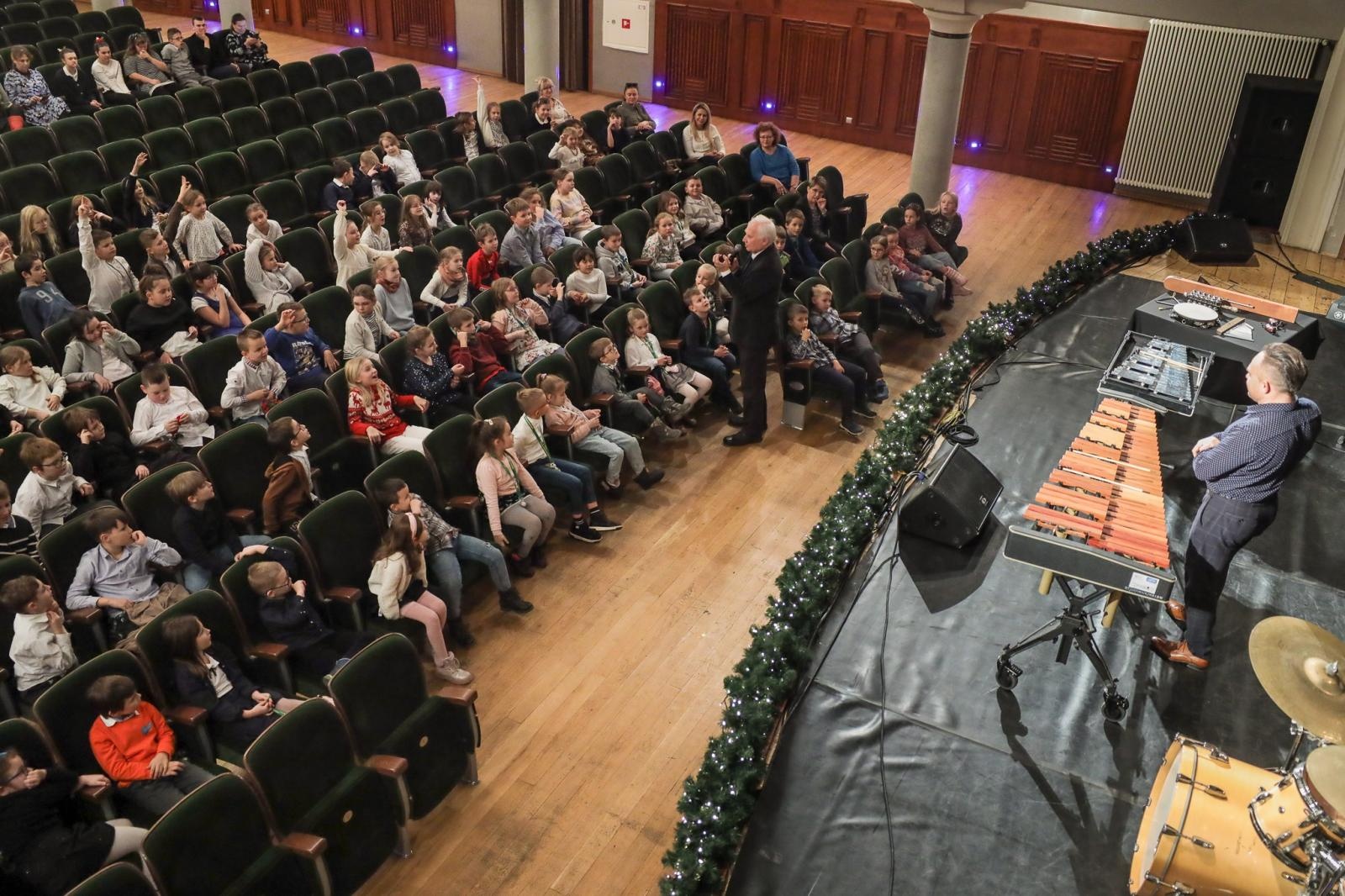 Zdjęcie w galerii na portalu naszraciborz.pl: Świąteczne zakończenie tegorocznych koncertów umuzykalniających w Raciborskim Centrum Kultury wiadomości z regionu