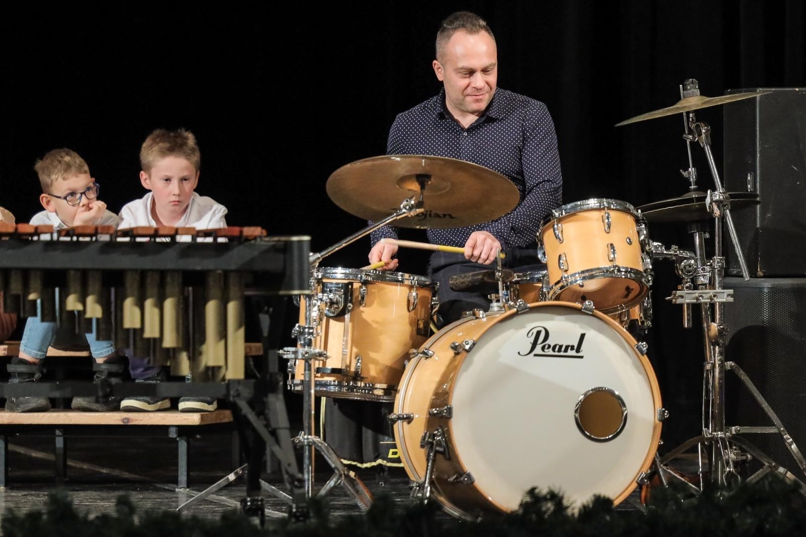 Zdjęcie w galerii na portalu naszraciborz.pl: Świąteczne zakończenie tegorocznych koncertów umuzykalniających w Raciborskim Centrum Kultury wiadomości z regionu