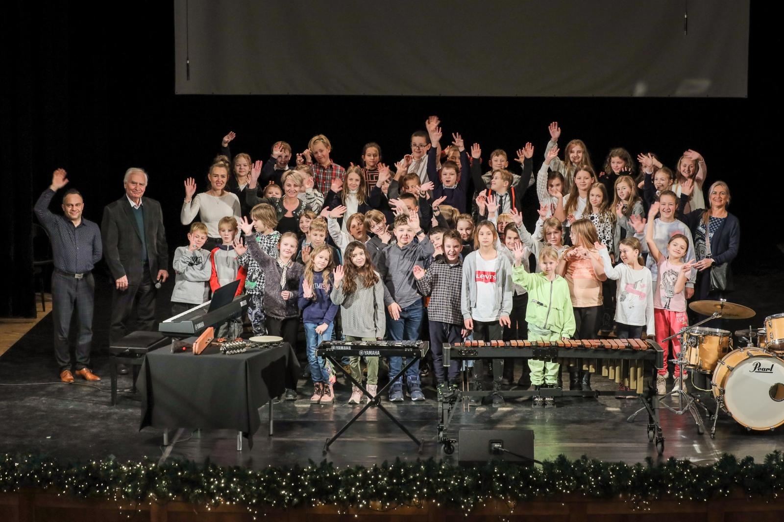 Zdjęcie w galerii na portalu naszraciborz.pl: Świąteczne zakończenie tegorocznych koncertów umuzykalniających w Raciborskim Centrum Kultury wiadomości z regionu