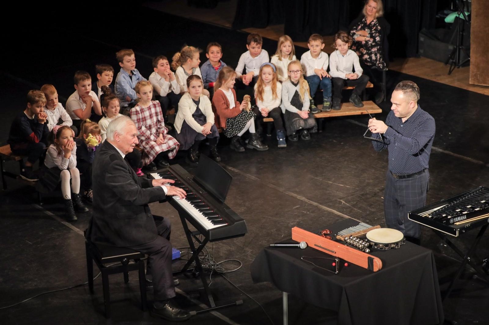 Zdjęcie w galerii na portalu naszraciborz.pl: Świąteczne zakończenie tegorocznych koncertów umuzykalniających w Raciborskim Centrum Kultury wiadomości z regionu