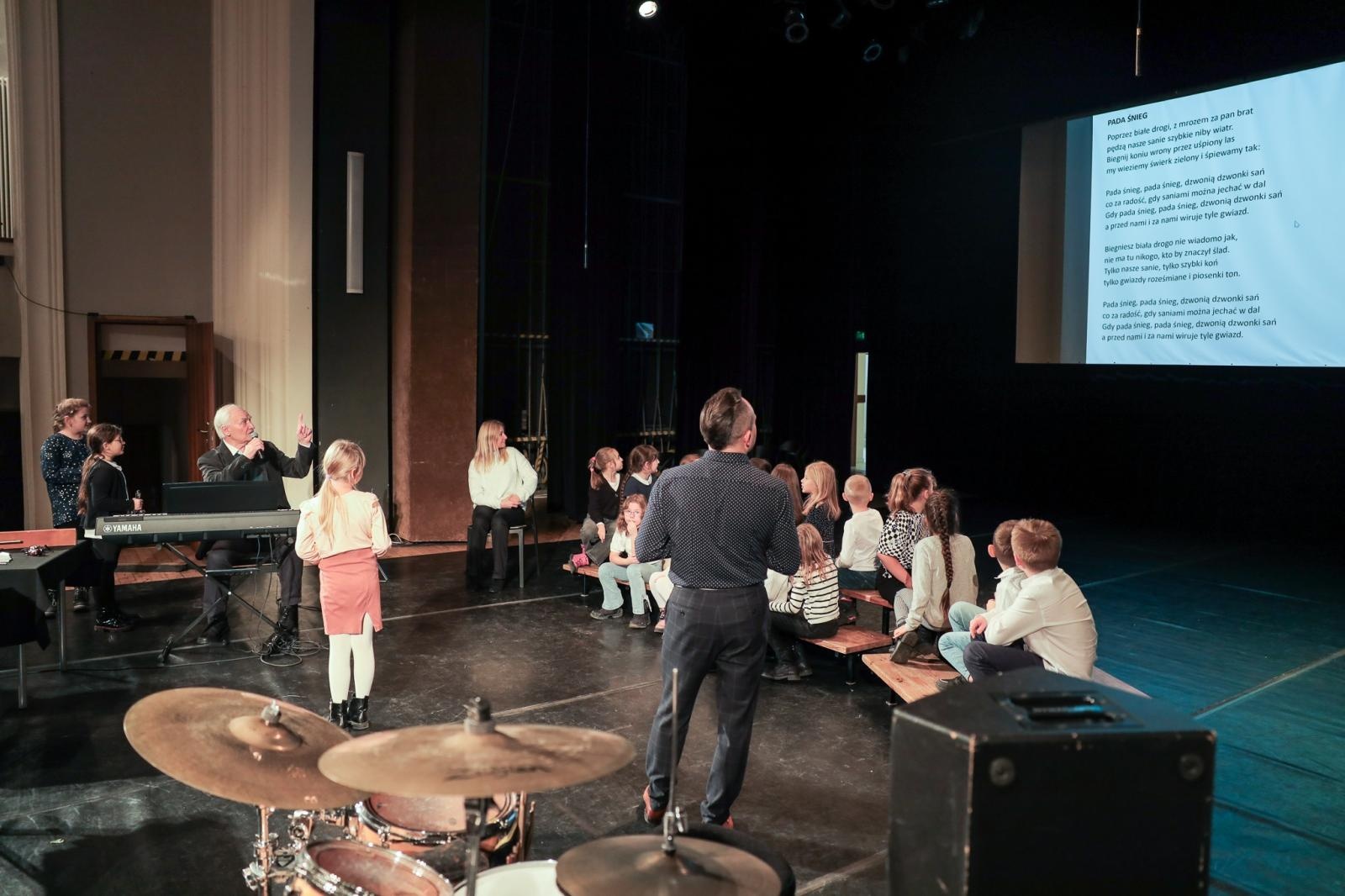 Zdjęcie w galerii na portalu naszraciborz.pl: Świąteczne zakończenie tegorocznych koncertów umuzykalniających w Raciborskim Centrum Kultury wiadomości z regionu
