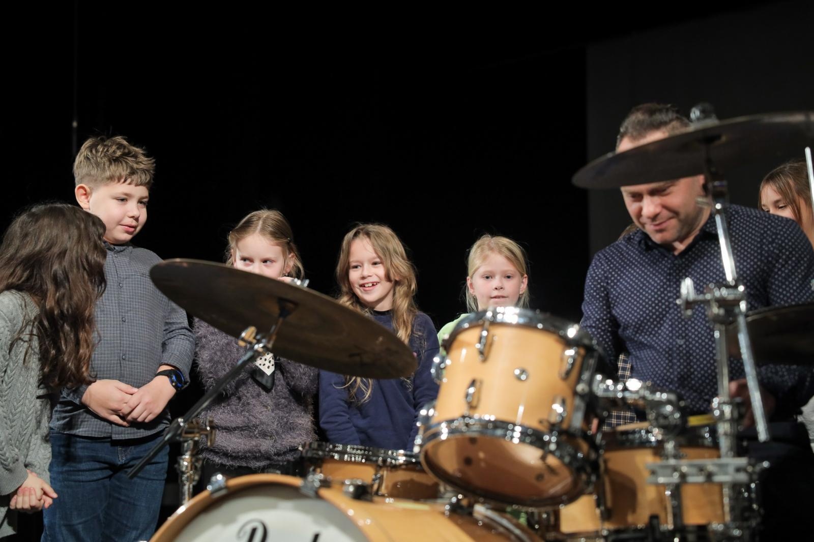 Zdjęcie w galerii na portalu naszraciborz.pl: Świąteczne zakończenie tegorocznych koncertów umuzykalniających w Raciborskim Centrum Kultury wiadomości z regionu