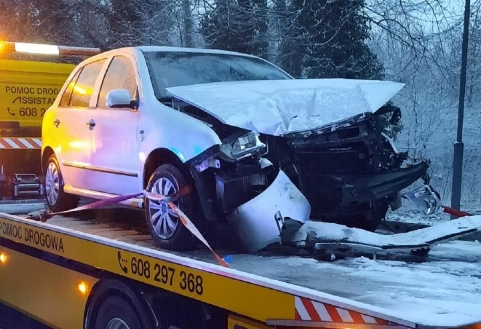 Zdjęcie w galerii na portalu naszraciborz.pl: Raciborska policja ku przestrodze. Zderzenie w Rudach i złe prognozy wiadomości z regionu