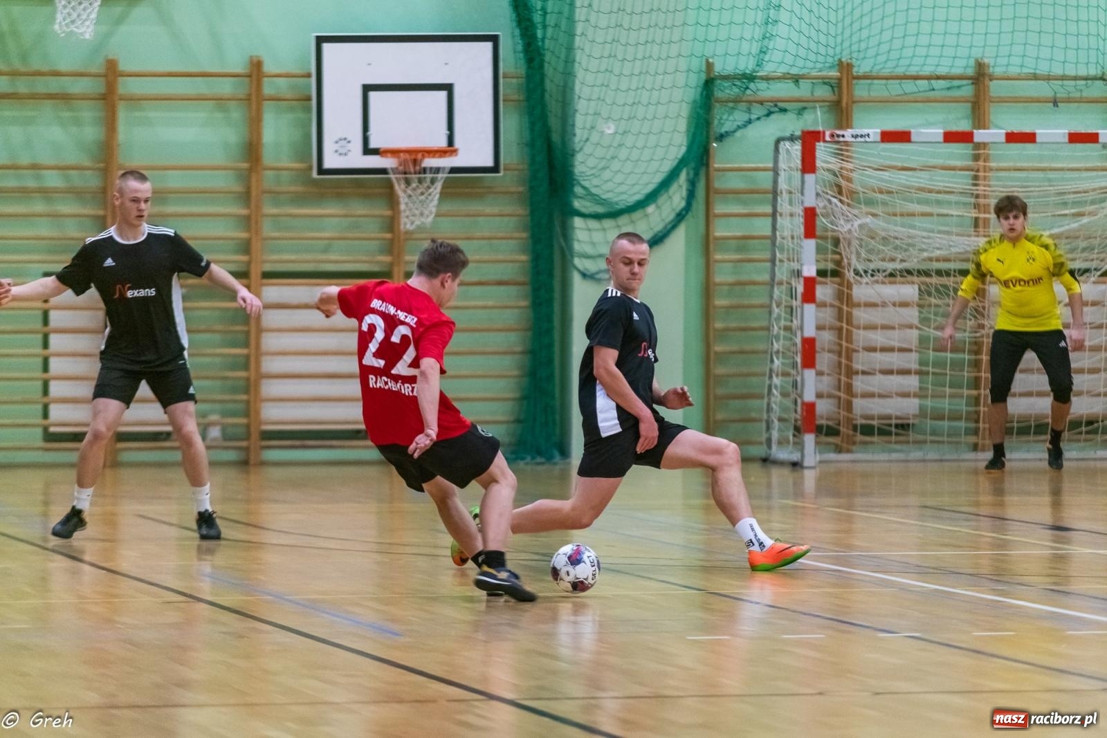 Zdjęcie w galerii na portalu naszraciborz.pl: Przedświąteczne emocje w HLPN [FOTO i WYNIKI] wiadomości z regionu