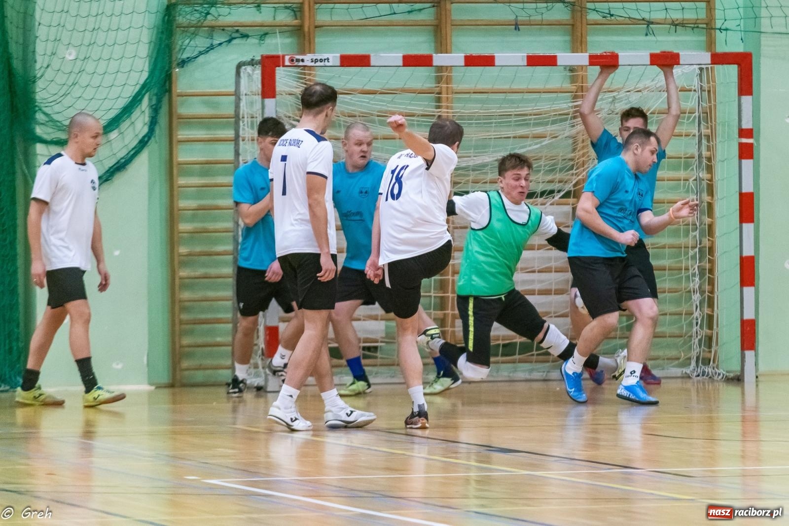 Zdjęcie w galerii na portalu naszraciborz.pl: Przedświąteczne emocje w HLPN [FOTO i WYNIKI] wiadomości z regionu