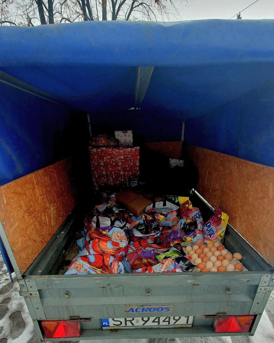 Zdjęcie w galerii na portalu naszraciborz.pl: Ludzie Hołowni przygotowali paczki i upiekli ciasta. Trafiły do trzech miejsc wiadomości z regionu