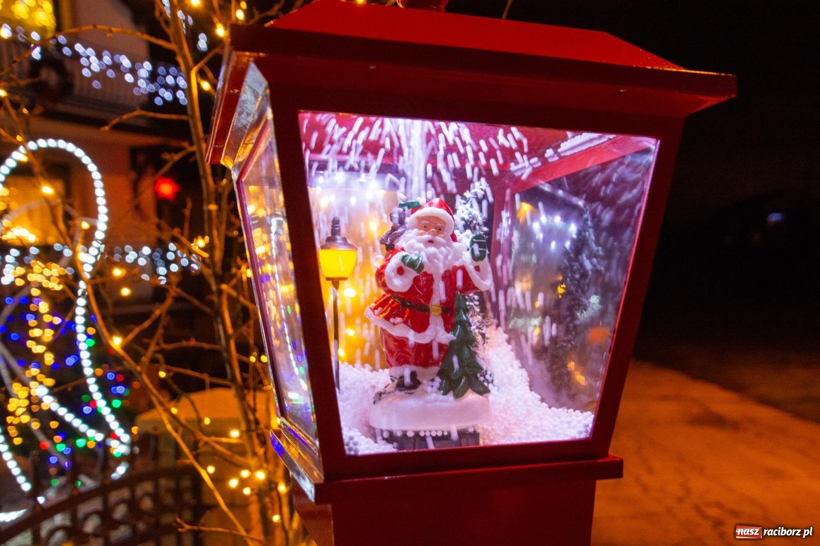 Zdjęcie w galerii na portalu naszraciborz.pl: Świetlne sanie i laserowe show. Bajkowa Nowa Wioska zaprasza [FOTO i WIDEO] wiadomości z regionu