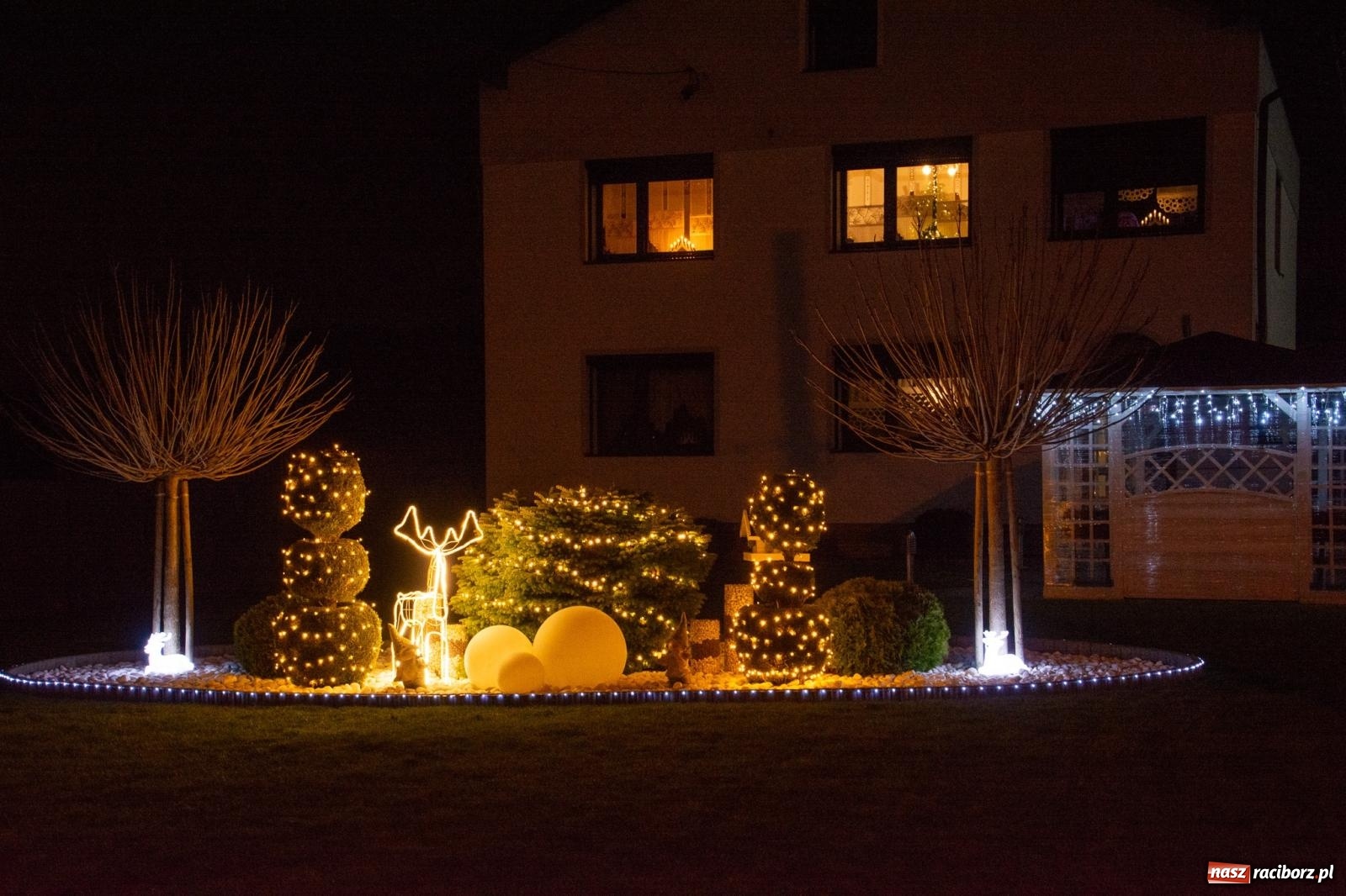 Zdjęcie w galerii na portalu naszraciborz.pl: Świetlne sanie i laserowe show. Bajkowa Nowa Wioska zaprasza [FOTO i WIDEO] wiadomości z regionu