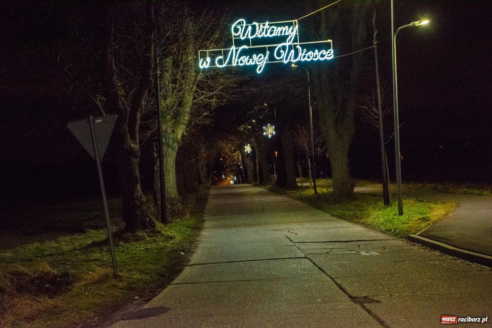 Zdjęcie w galerii na portalu naszraciborz.pl: Świetlne sanie i laserowe show. Bajkowa Nowa Wioska zaprasza [FOTO i WIDEO] wiadomości z regionu