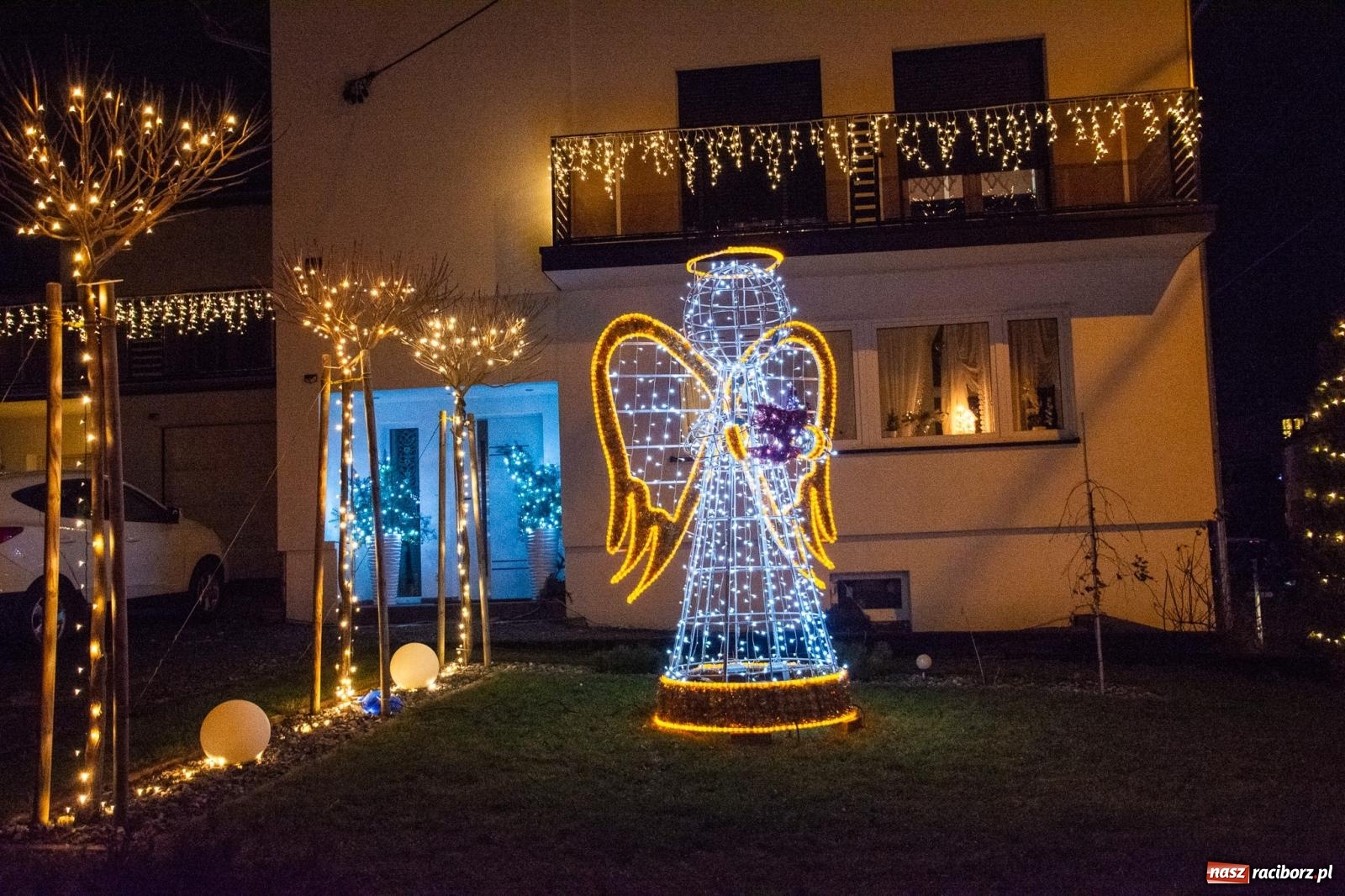 Zdjęcie w galerii na portalu naszraciborz.pl: Świetlne sanie i laserowe show. Bajkowa Nowa Wioska zaprasza [FOTO i WIDEO] wiadomości z regionu