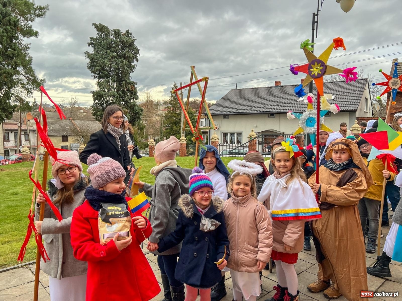 Zdjęcie w galerii na portalu naszraciborz.pl: Kolędnicy misyjni z Raciborza-Brzezia pomogą dzieciom z Kolumbii wiadomości z regionu