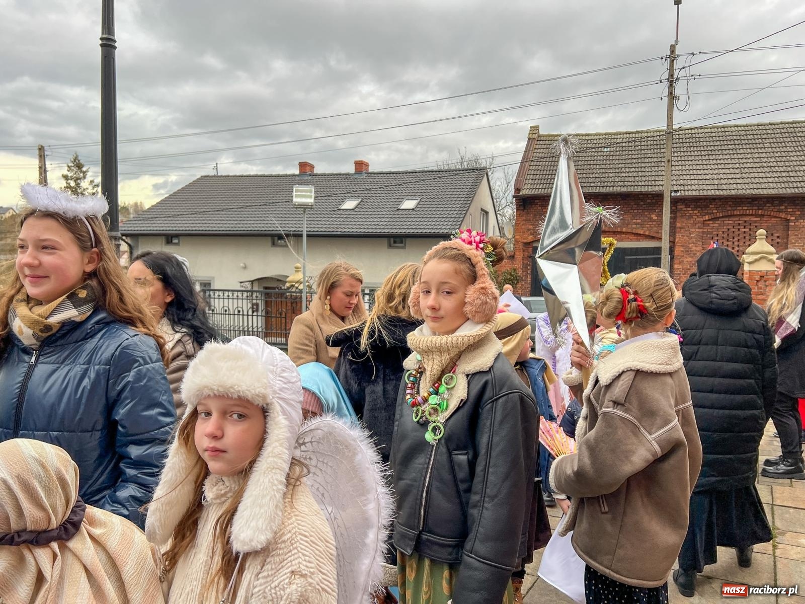 Zdjęcie w galerii na portalu naszraciborz.pl: Kolędnicy misyjni z Raciborza-Brzezia pomogą dzieciom z Kolumbii wiadomości z regionu