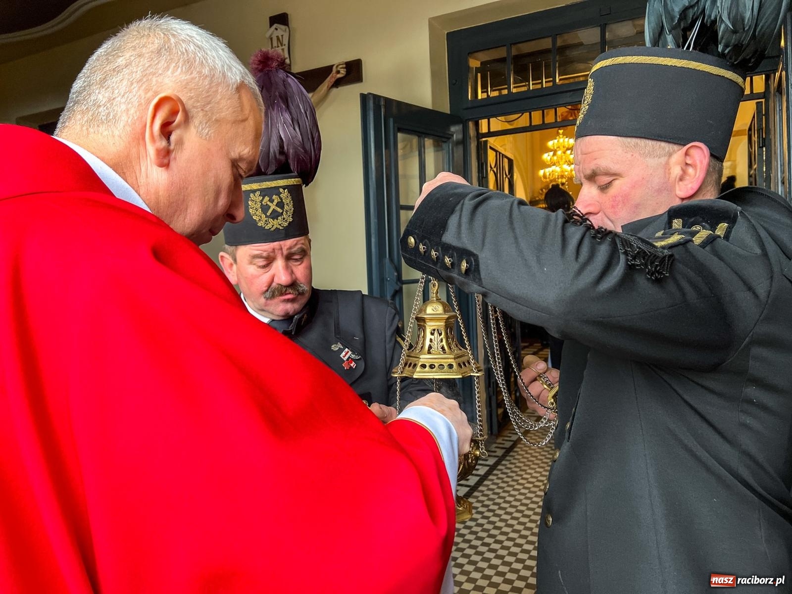 Zdjęcie w galerii na portalu naszraciborz.pl: Kolędnicy misyjni z Raciborza-Brzezia pomogą dzieciom z Kolumbii wiadomości z regionu