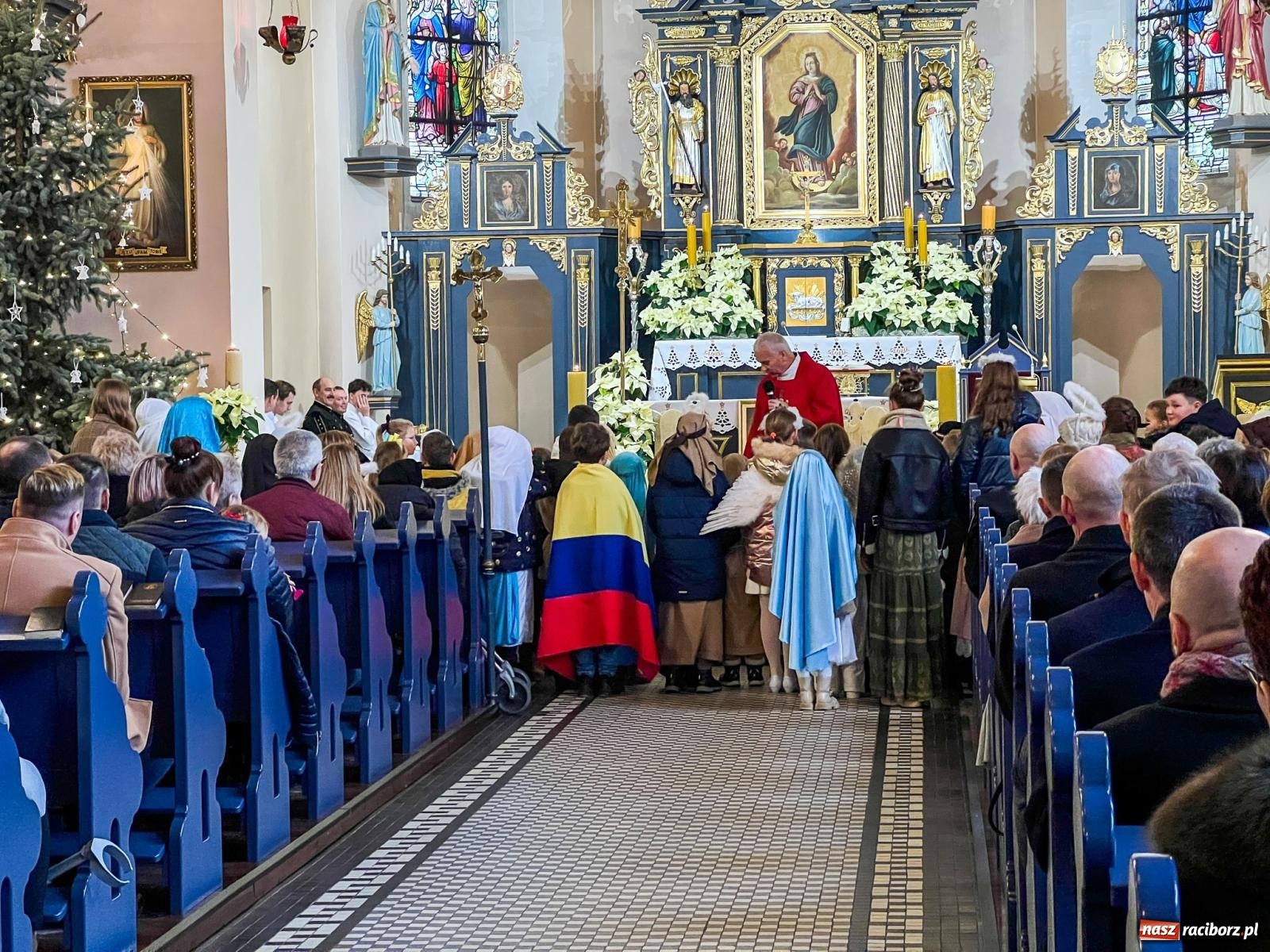 Zdjęcie w galerii na portalu naszraciborz.pl: Kolędnicy misyjni z Raciborza-Brzezia pomogą dzieciom z Kolumbii wiadomości z regionu