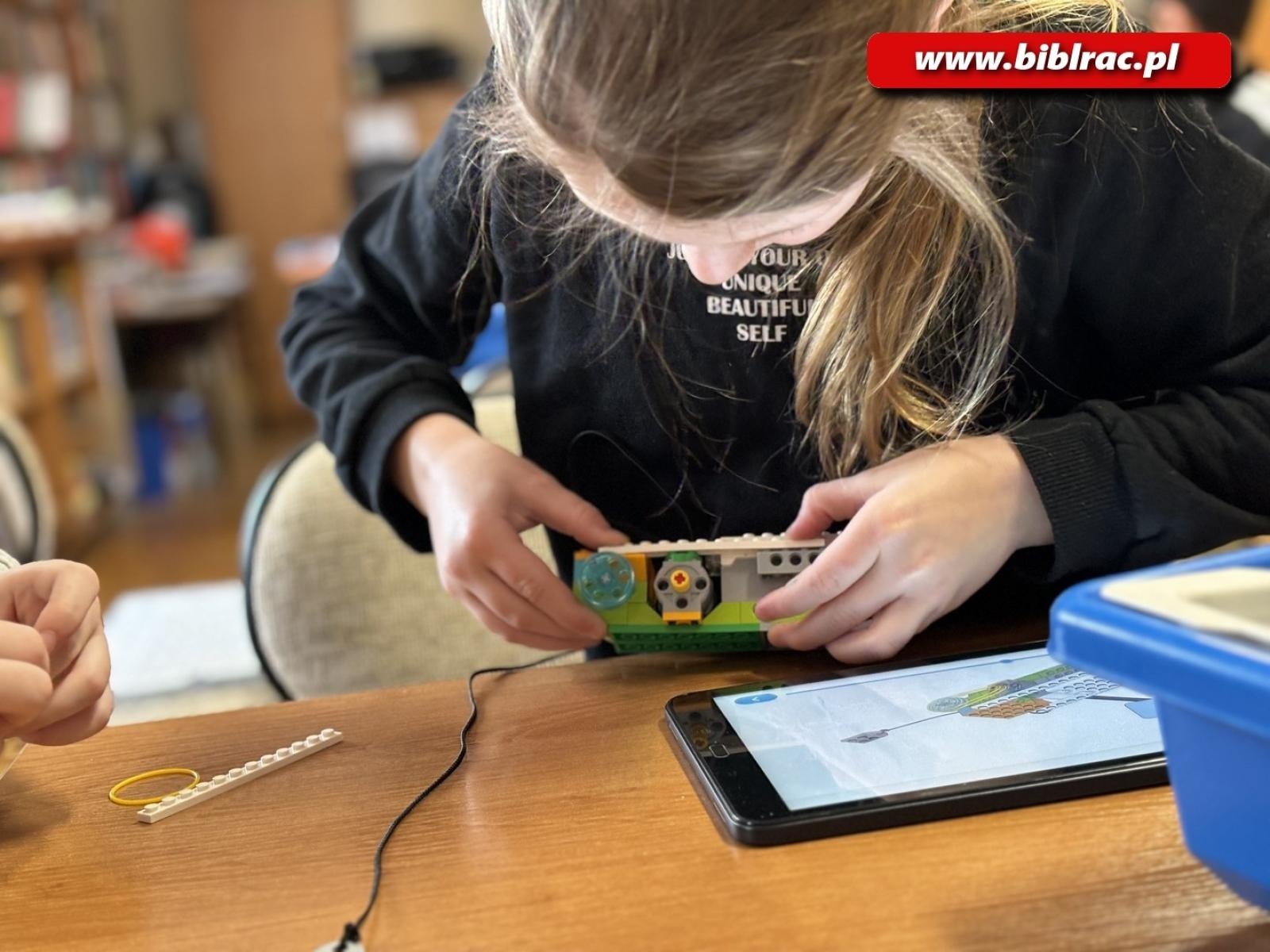 Zdjęcie w galerii na portalu naszraciborz.pl: Grudniowo-klubowo w raciborskiej bibliotece wiadomości z regionu