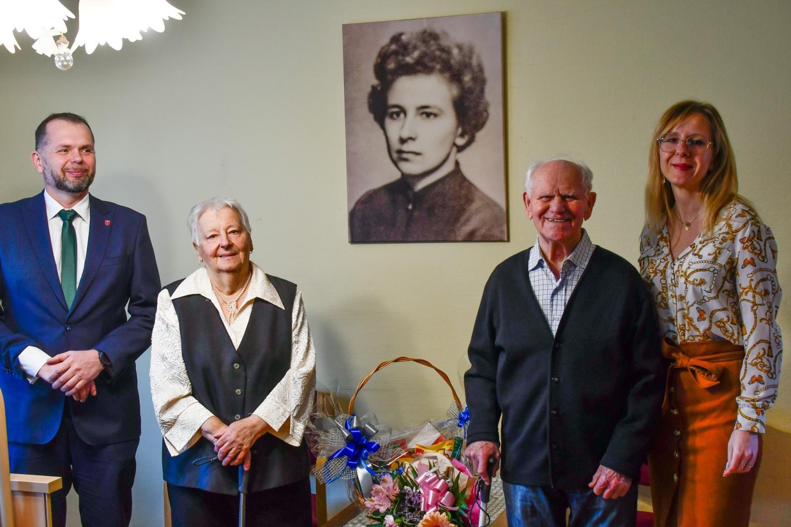 Zdjęcie w galerii na portalu naszraciborz.pl: Żelazne gody w Krzanowicach. Świętują państwo Gawlinowie wiadomości z regionu