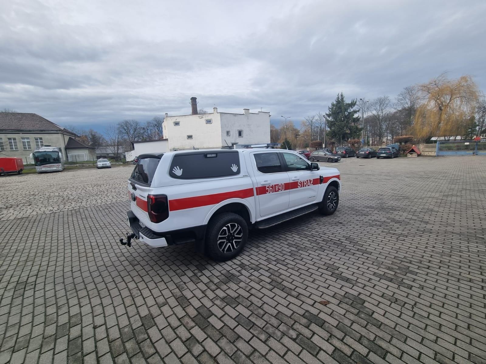 Zdjęcie w galerii na portalu naszraciborz.pl: Raciborscy strażacy dostali Forda Rangera wiadomości z regionu