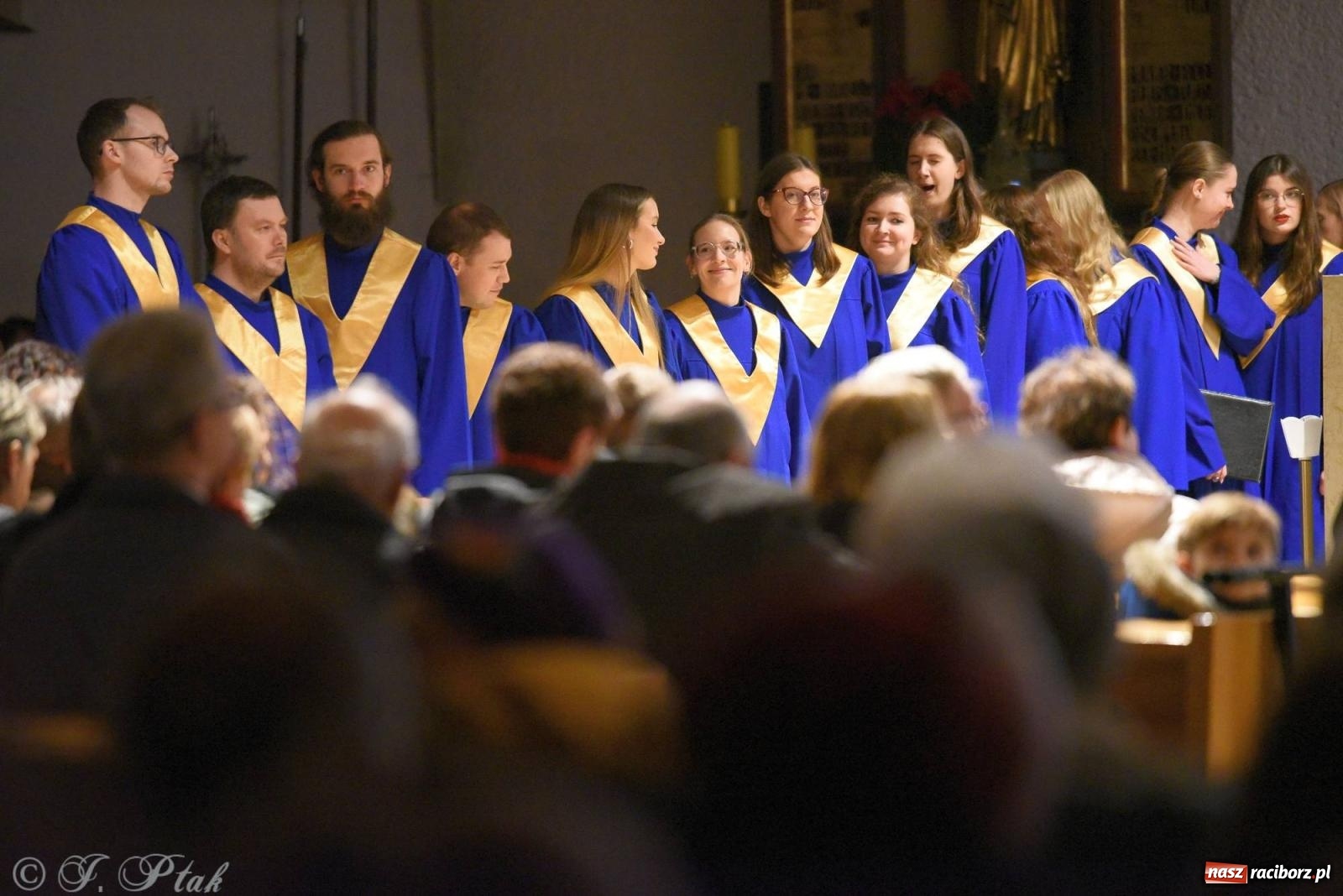 Zdjęcie w galerii na portalu naszraciborz.pl: Raciborski wieczór kolęd i pastorałek tym razem na Ocicach [FOTO i WIDEO] wiadomości z regionu