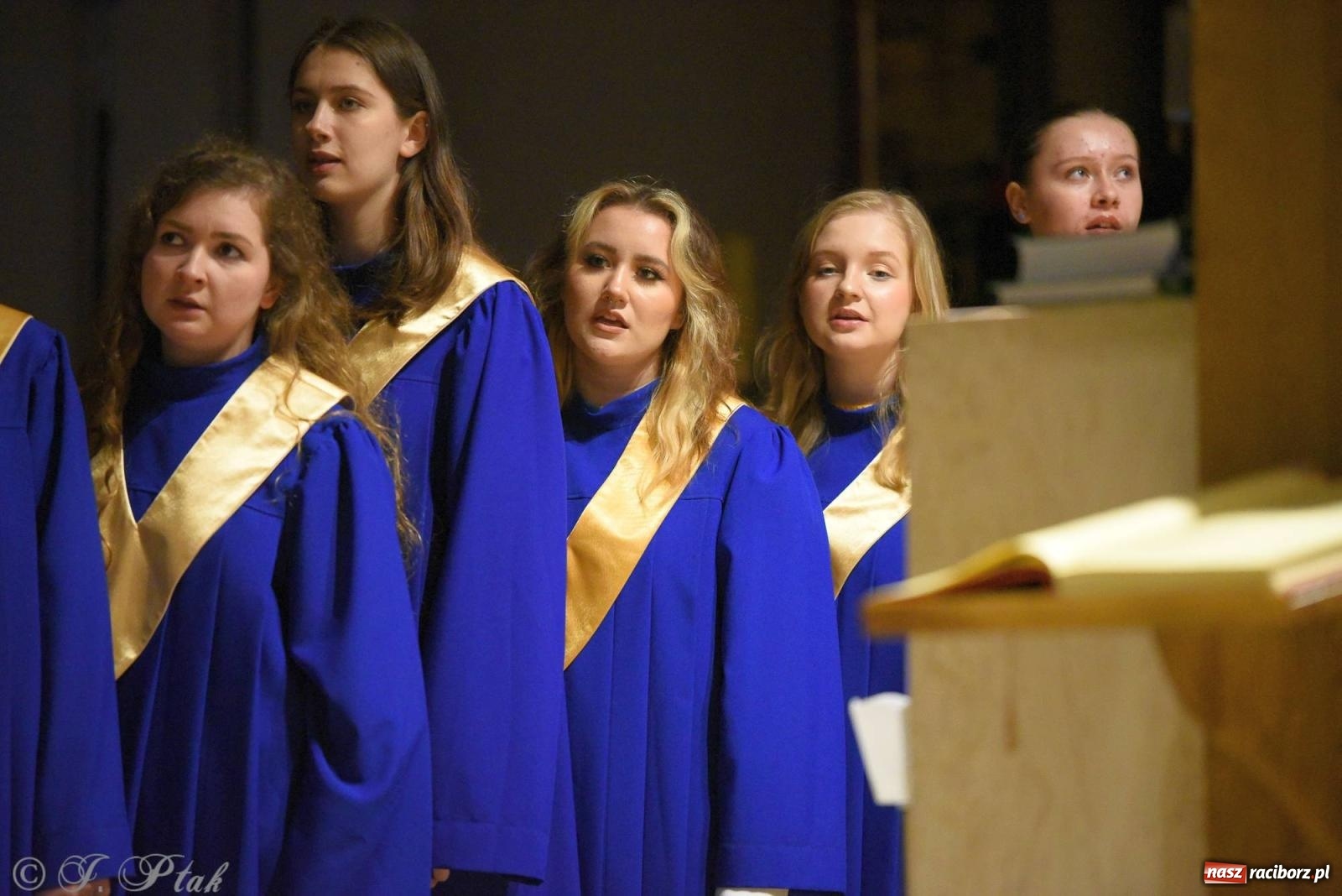 Zdjęcie w galerii na portalu naszraciborz.pl: Raciborski wieczór kolęd i pastorałek tym razem na Ocicach [FOTO i WIDEO] wiadomości z regionu