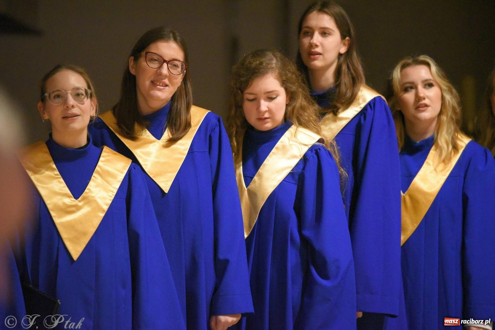 Zdjęcie w galerii na portalu naszraciborz.pl: Raciborski wieczór kolęd i pastorałek tym razem na Ocicach [FOTO i WIDEO] wiadomości z regionu