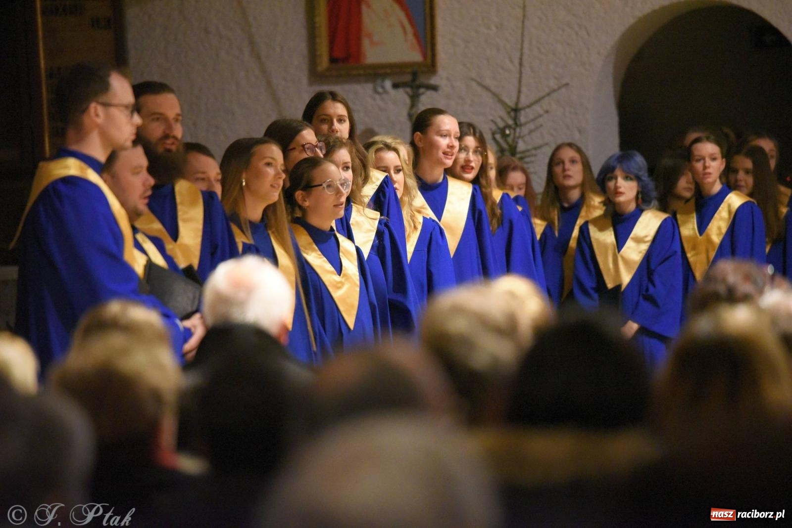 Zdjęcie w galerii na portalu naszraciborz.pl: Raciborski wieczór kolęd i pastorałek tym razem na Ocicach [FOTO i WIDEO] wiadomości z regionu