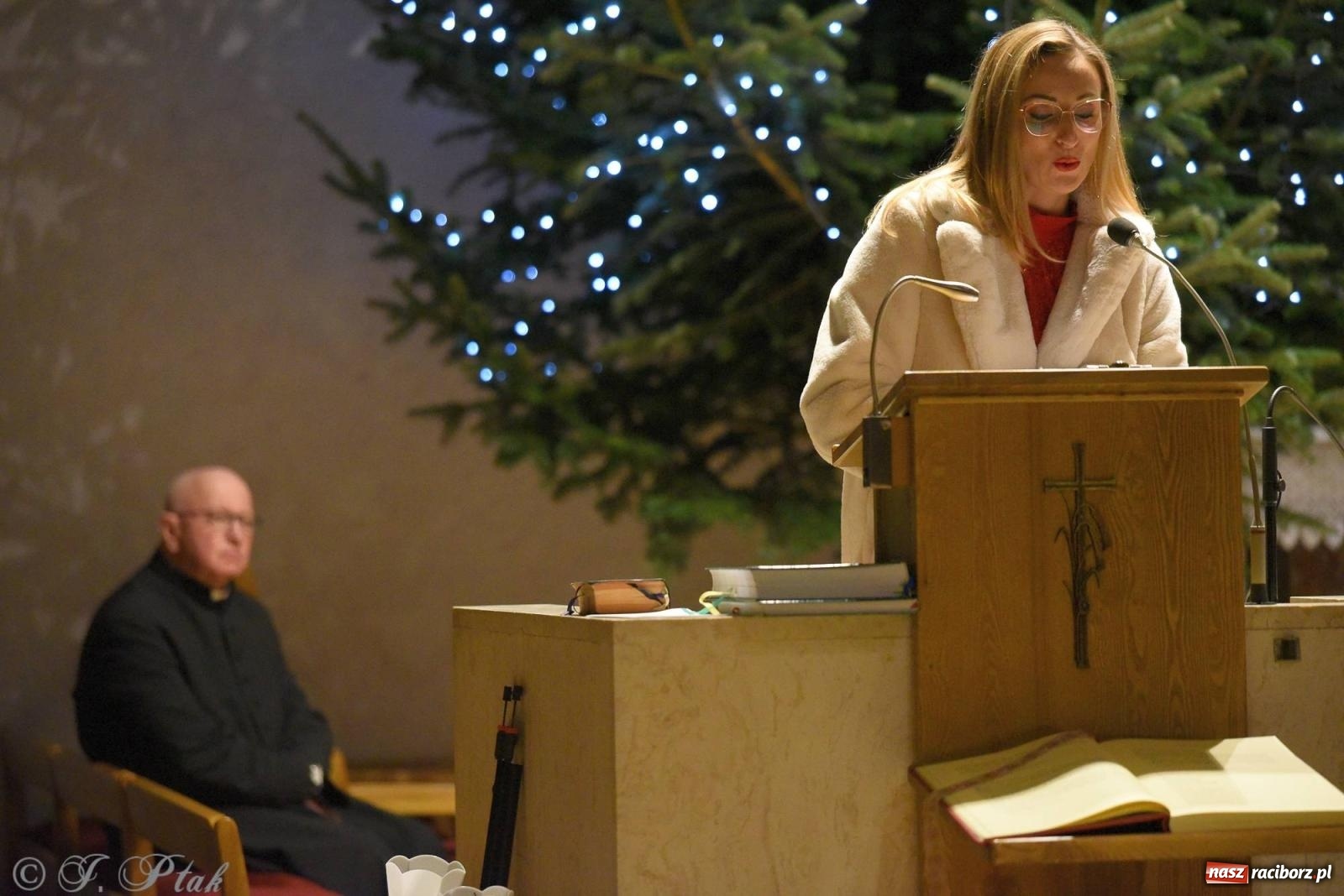 Zdjęcie w galerii na portalu naszraciborz.pl: Raciborski wieczór kolęd i pastorałek tym razem na Ocicach [FOTO i WIDEO] wiadomości z regionu
