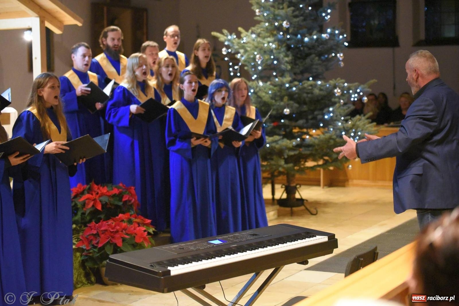 Zdjęcie w galerii na portalu naszraciborz.pl: Raciborski wieczór kolęd i pastorałek tym razem na Ocicach [FOTO i WIDEO] wiadomości z regionu