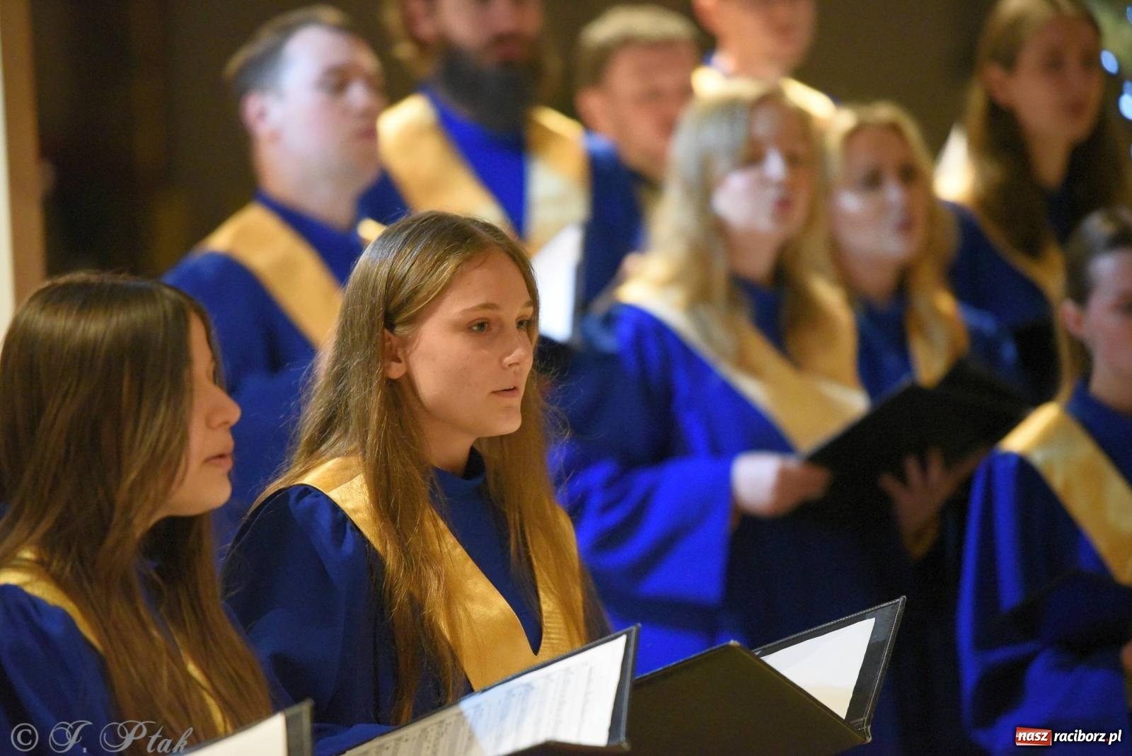 Zdjęcie w galerii na portalu naszraciborz.pl: Raciborski wieczór kolęd i pastorałek tym razem na Ocicach [FOTO i WIDEO] wiadomości z regionu
