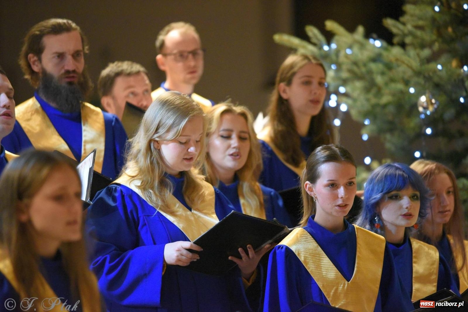 Zdjęcie w galerii na portalu naszraciborz.pl: Raciborski wieczór kolęd i pastorałek tym razem na Ocicach [FOTO i WIDEO] wiadomości z regionu