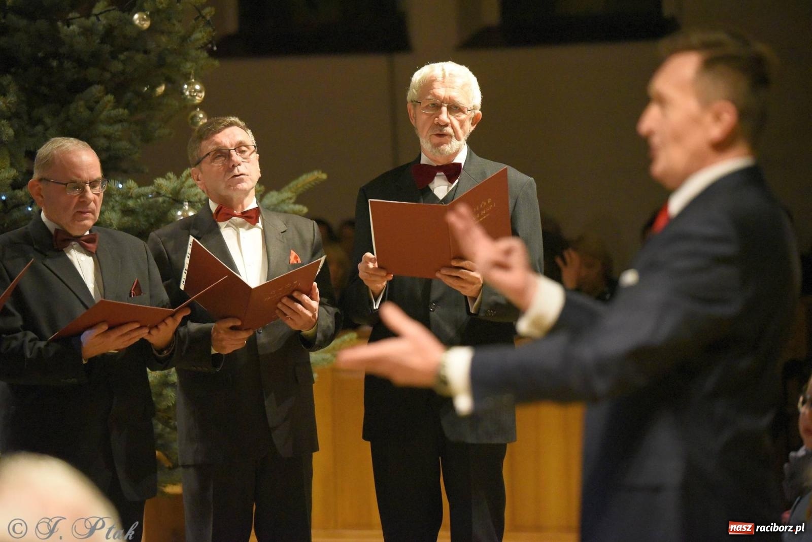 Zdjęcie w galerii na portalu naszraciborz.pl: Raciborski wieczór kolęd i pastorałek tym razem na Ocicach [FOTO i WIDEO] wiadomości z regionu