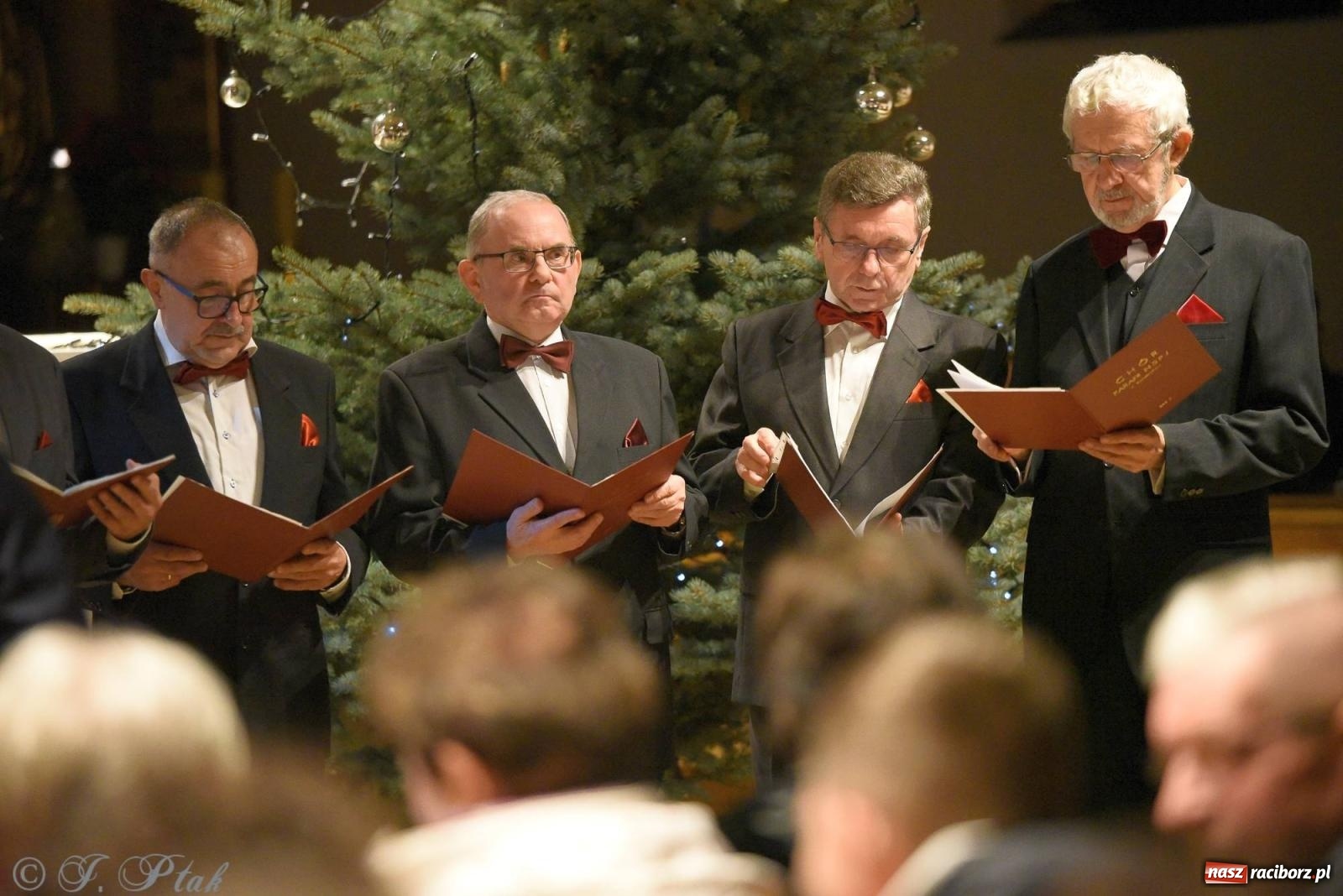 Zdjęcie w galerii na portalu naszraciborz.pl: Raciborski wieczór kolęd i pastorałek tym razem na Ocicach [FOTO i WIDEO] wiadomości z regionu
