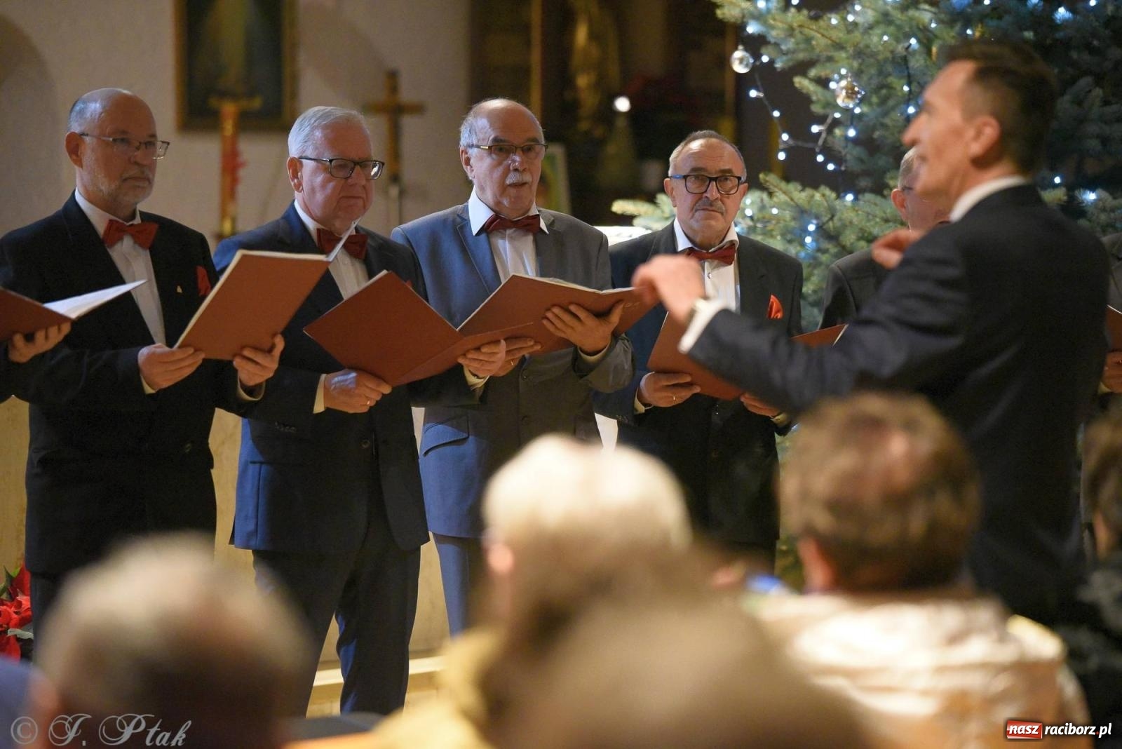 Zdjęcie w galerii na portalu naszraciborz.pl: Raciborski wieczór kolęd i pastorałek tym razem na Ocicach [FOTO i WIDEO] wiadomości z regionu